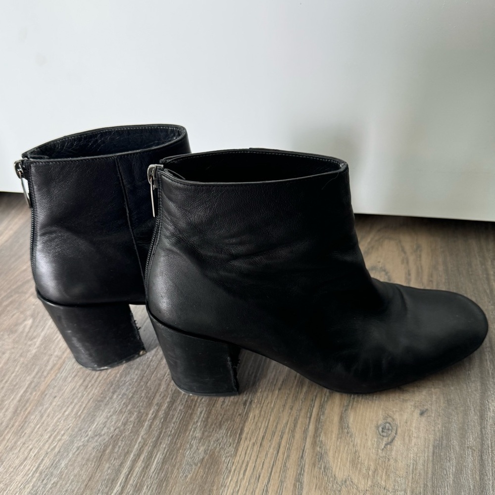 Stuart Weitzman Black Leather booties